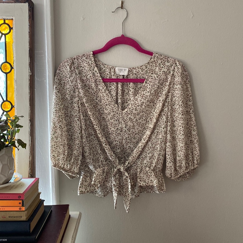 sienna sky floaty tie top!